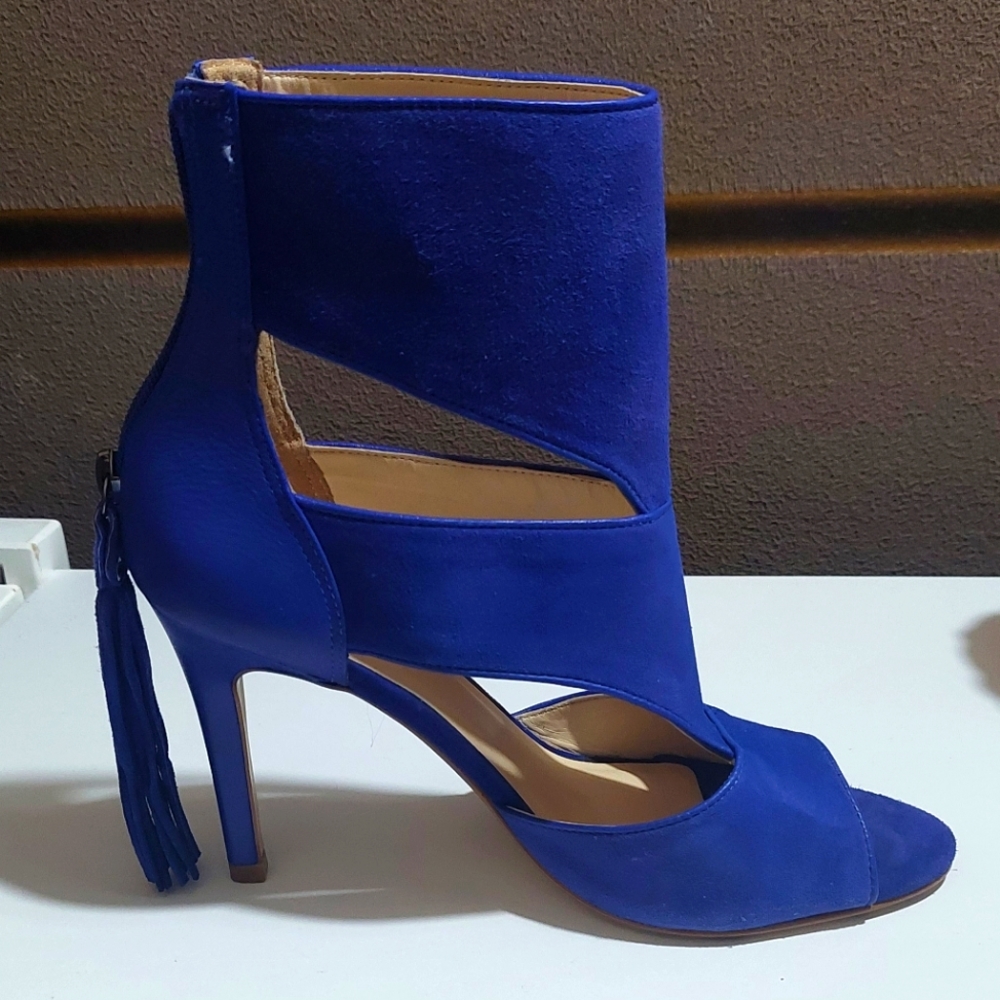 Sak Fifth Ave Blue Heels